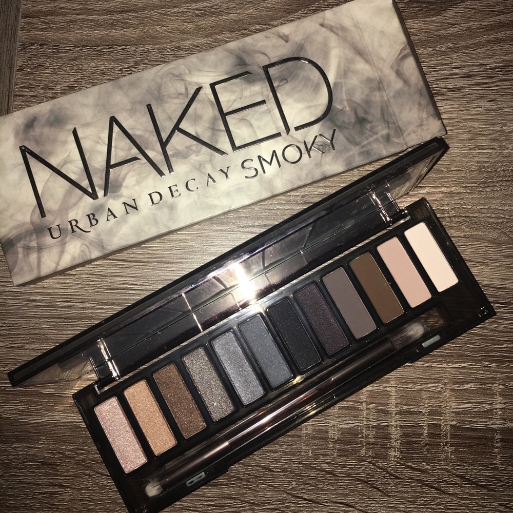 Urban Decay Naked Smoky Palette
